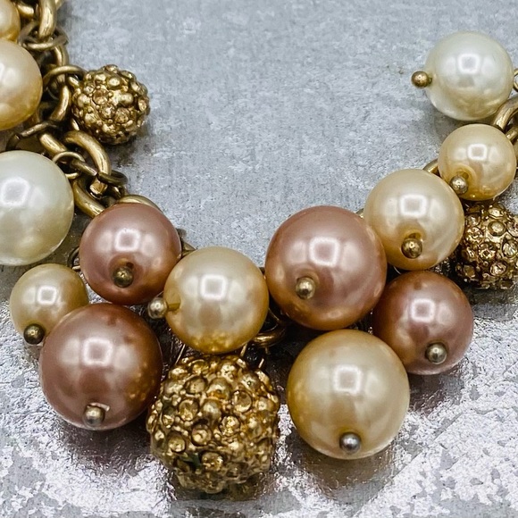 Elegant Gold Tone Faux Pearl Beads & Gold Beads W/ Rhinestone Cha Cha Bracelet - Picture 6 of 9
